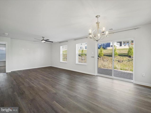 387 AYLESBURY LN, Martinsburg, WV 25403