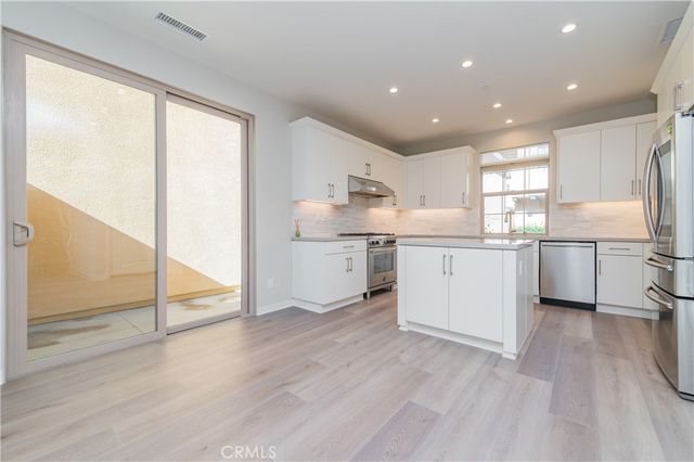 149 Messenger, Irvine, CA 92618