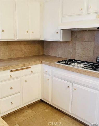 1757 N Normandie Avenue 8, Los Angeles, CA 90027