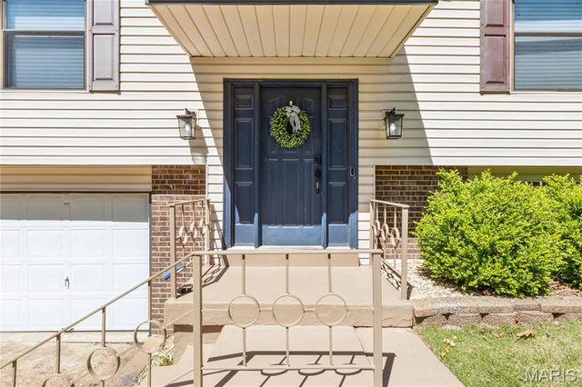 3161 Donnycave Lane, Maryland Heights, MO 63043