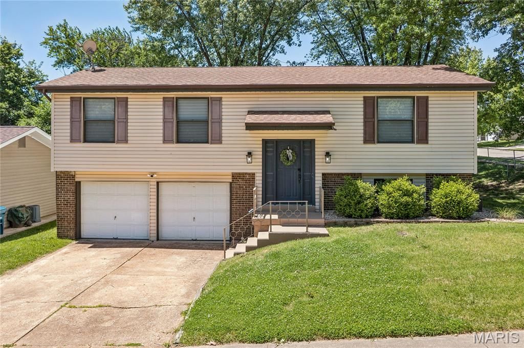 3161 Donnycave Lane, Maryland Heights, MO 63043