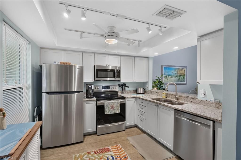8430 Charter Club CIR 15, FORT MYERS, FL 33919 — photo 2