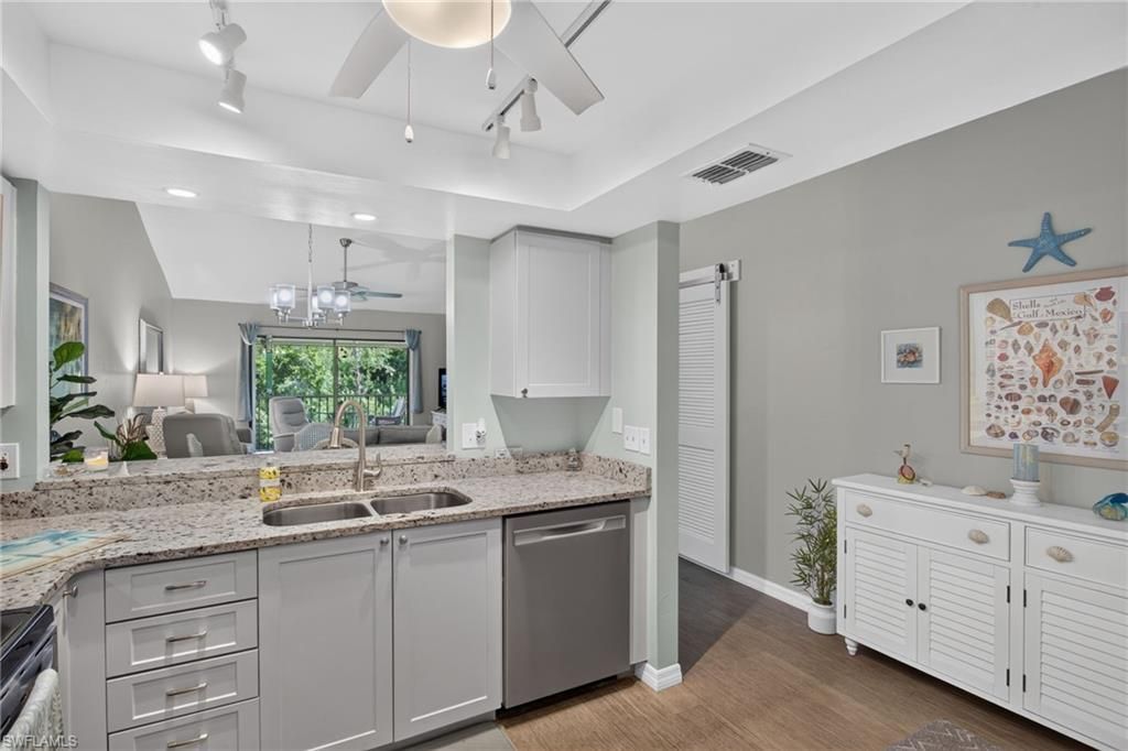 8430 Charter Club CIR 15, FORT MYERS, FL 33919 — photo 3