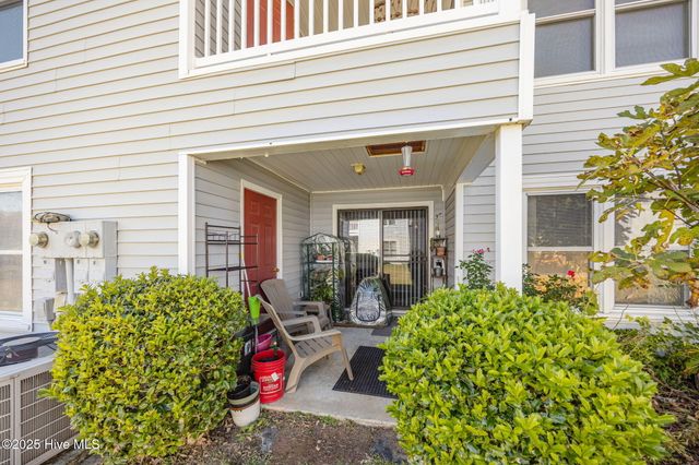 124 W Victoria Court B, Greenville, NC 27834