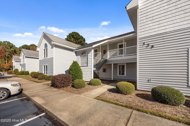 124 W Victoria Court B, Greenville, NC 27834