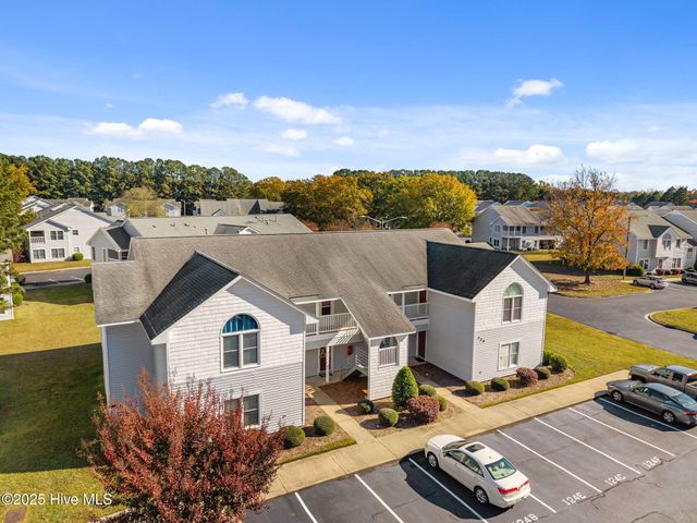 124 W Victoria Court B, Greenville, NC 27834