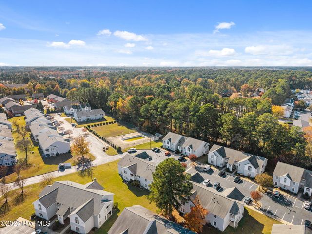 124 W Victoria Court B, Greenville, NC 27834