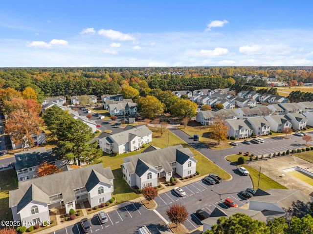 124 W Victoria Court B, Greenville, NC 27834