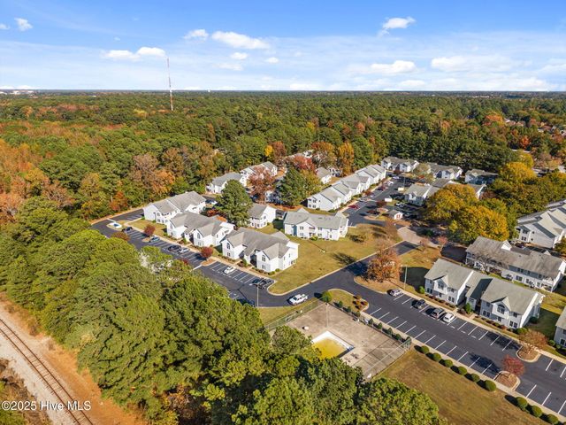 124 W Victoria Court B, Greenville, NC 27834