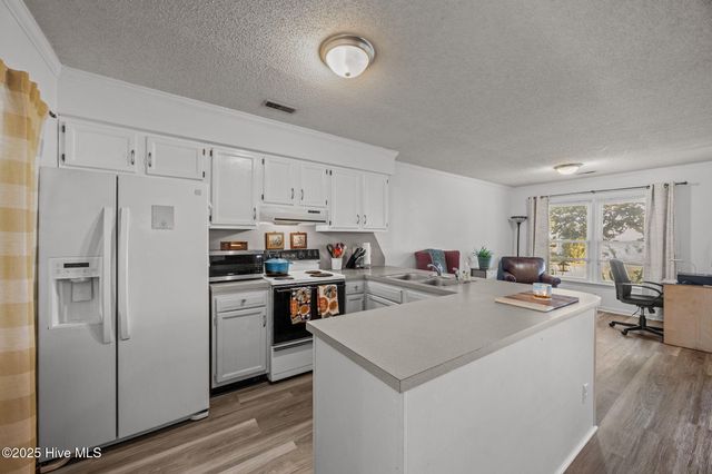 124 W Victoria Court B, Greenville, NC 27834