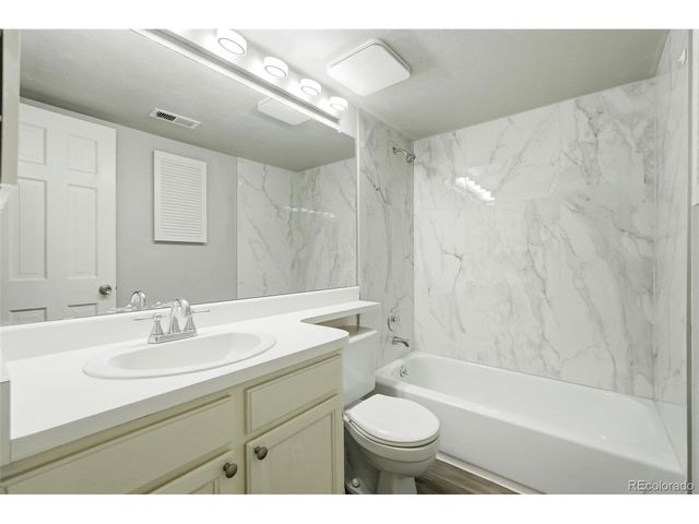 816 S Vance St B, Lakewood, CO 80226