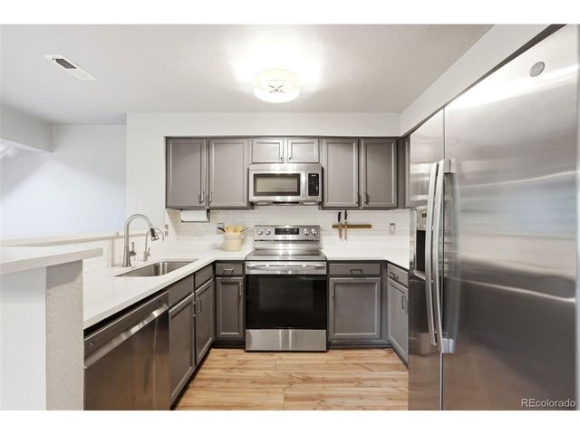 816 S Vance St B, Lakewood, CO 80226