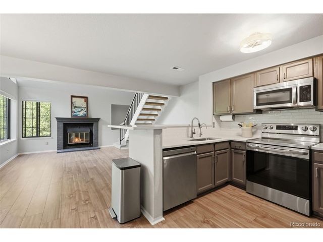 816 S Vance St B, Lakewood, CO 80226
