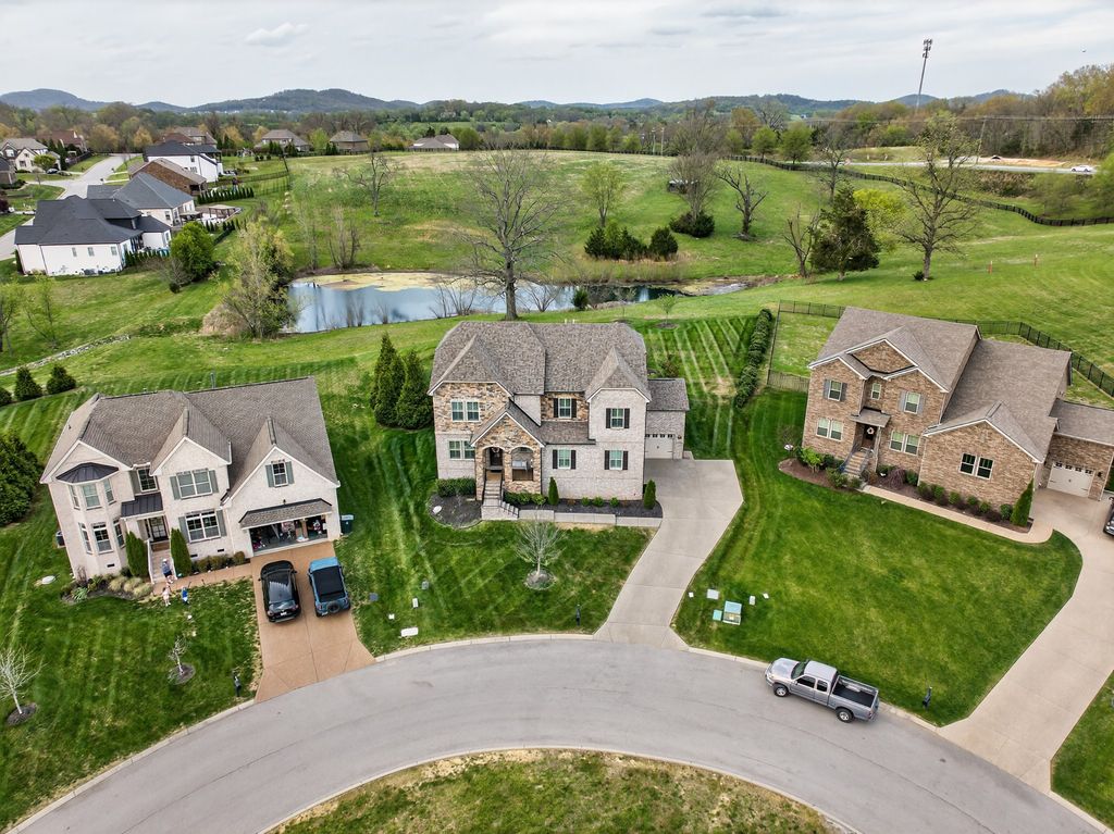 316 Bayberry Ct, Nolensville, TN 37135