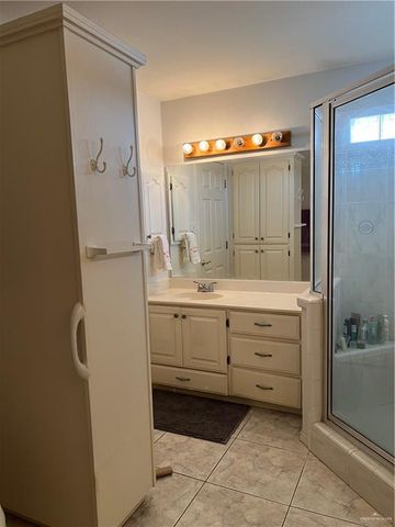 229 Karen Drive, Alamo, TX 78516
