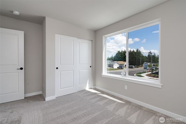 2444 SW Ridgeway Drive, Oak Harbor, WA 98277