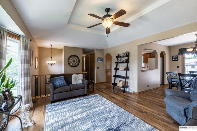 16604 Weir Street, Omaha, NE 68135