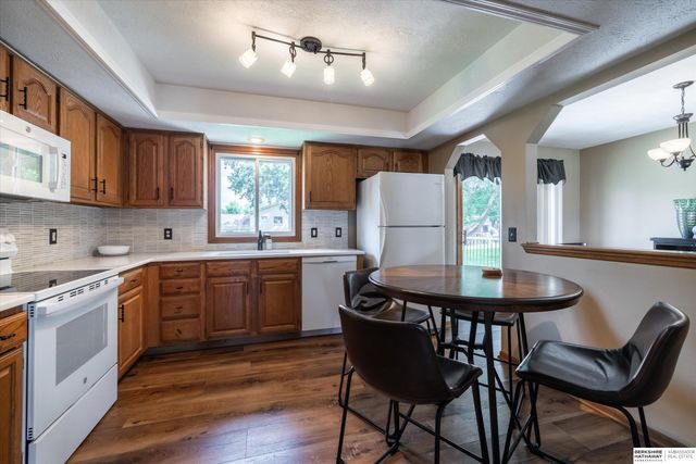 16604 Weir Street, Omaha, NE 68135