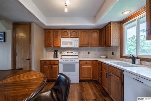16604 Weir Street, Omaha, NE 68135