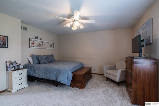 16604 Weir Street, Omaha, NE 68135
