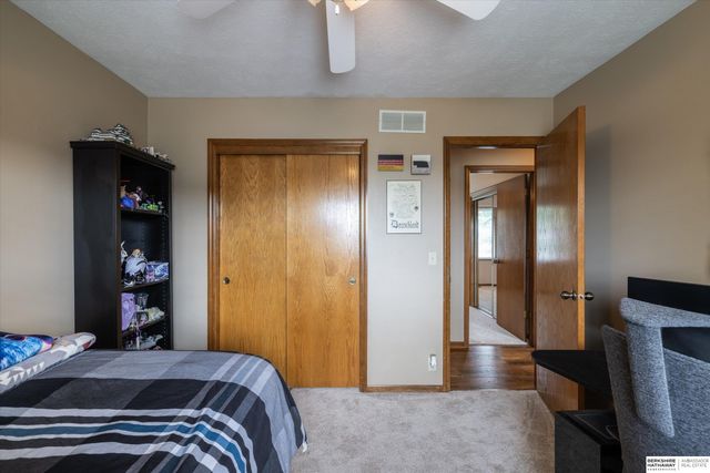 16604 Weir Street, Omaha, NE 68135