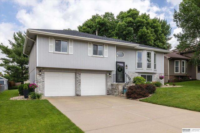 16604 Weir Street, Omaha, NE 68135