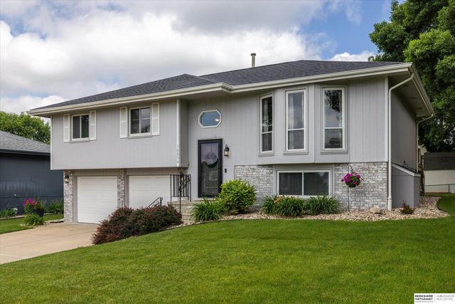16604 Weir Street, Omaha, NE 68135