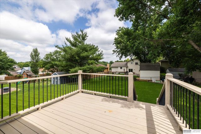 16604 Weir Street, Omaha, NE 68135