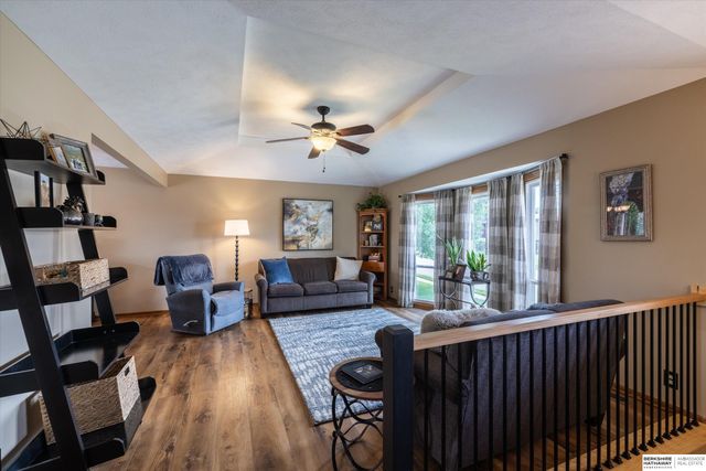 16604 Weir Street, Omaha, NE 68135