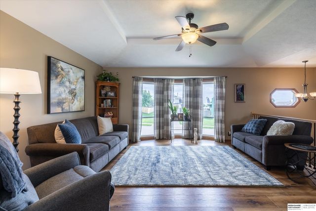 16604 Weir Street, Omaha, NE 68135