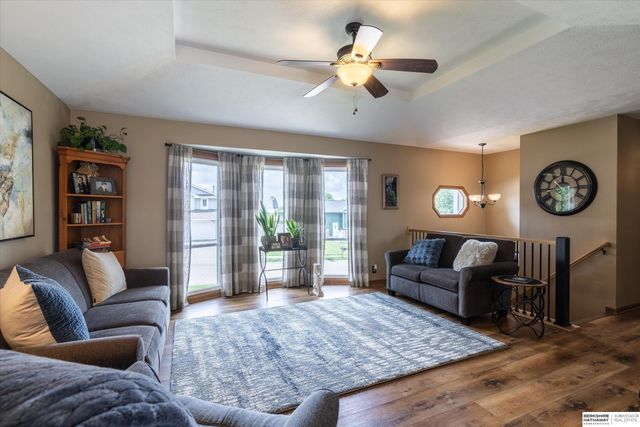 16604 Weir Street, Omaha, NE 68135