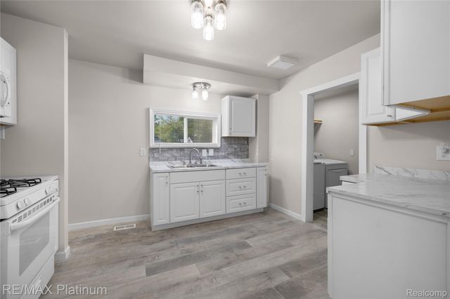 2051 Dwight Avenue, Flint, MI 48503