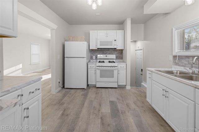 2051 Dwight Avenue, Flint, MI 48503