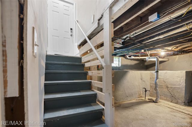 2051 Dwight Avenue, Flint, MI 48503