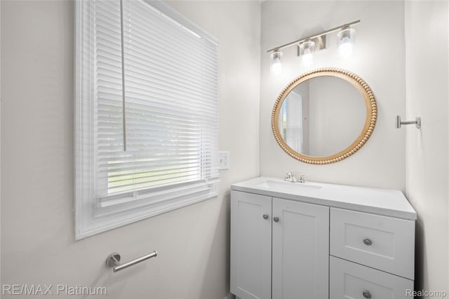 2051 Dwight Avenue, Flint, MI 48503