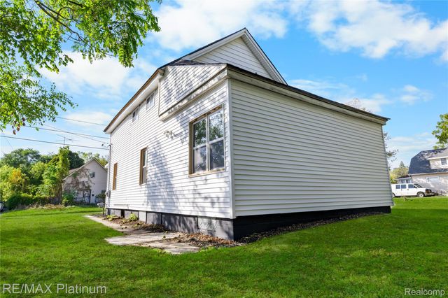 2051 Dwight Avenue, Flint, MI 48503