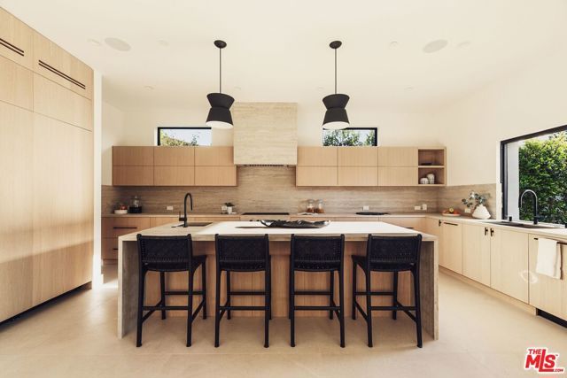 2115 Walnut Avenue, Venice (los Angeles), CA 90291