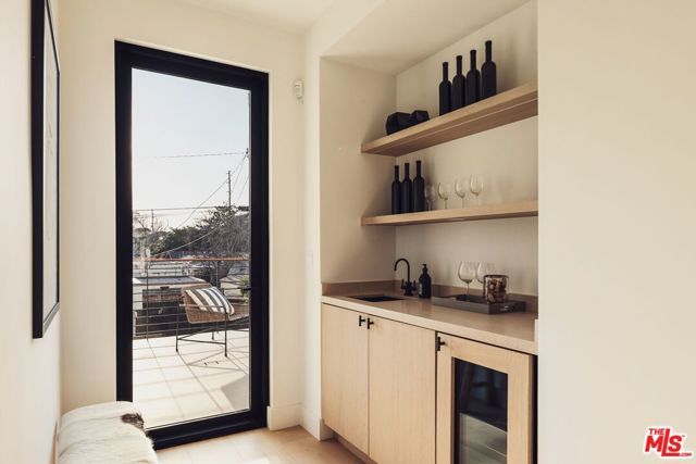 2115 Walnut Avenue, Venice (los Angeles), CA 90291