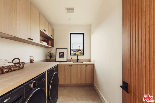 2115 Walnut Avenue, Venice (los Angeles), CA 90291