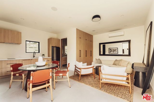 2115 Walnut Avenue, Venice (los Angeles), CA 90291