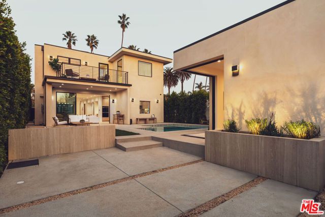 2115 Walnut Avenue, Venice (los Angeles), CA 90291