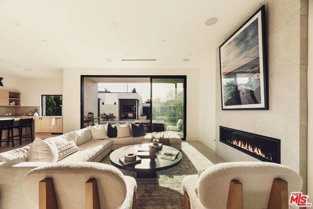 2115 Walnut Avenue, Venice (los Angeles), CA 90291