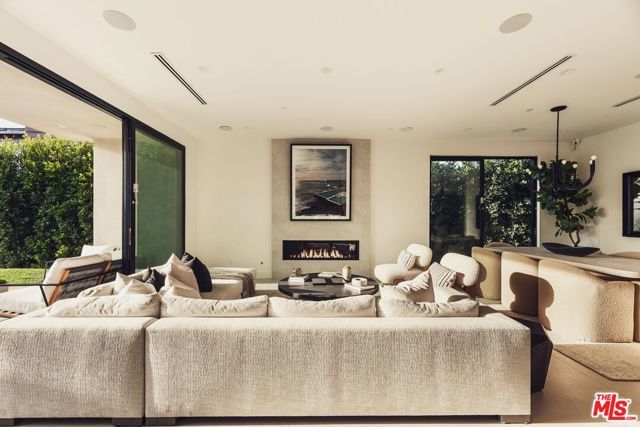 2115 Walnut Avenue, Venice (los Angeles), CA 90291