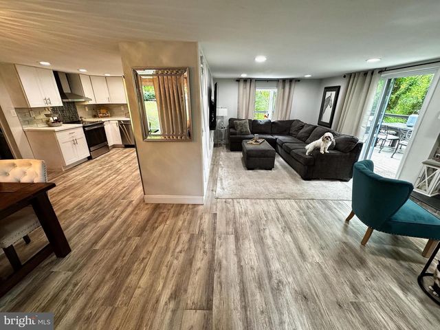 321 TOMLIN STATION RD, Mullica Hill, NJ 08062