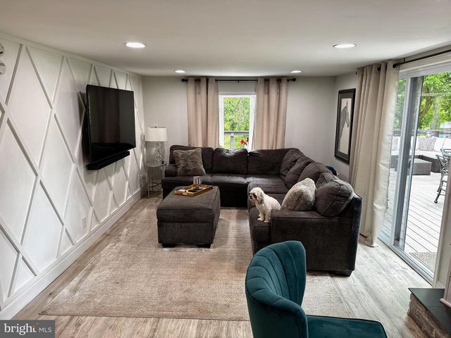 321 TOMLIN STATION RD, Mullica Hill, NJ 08062