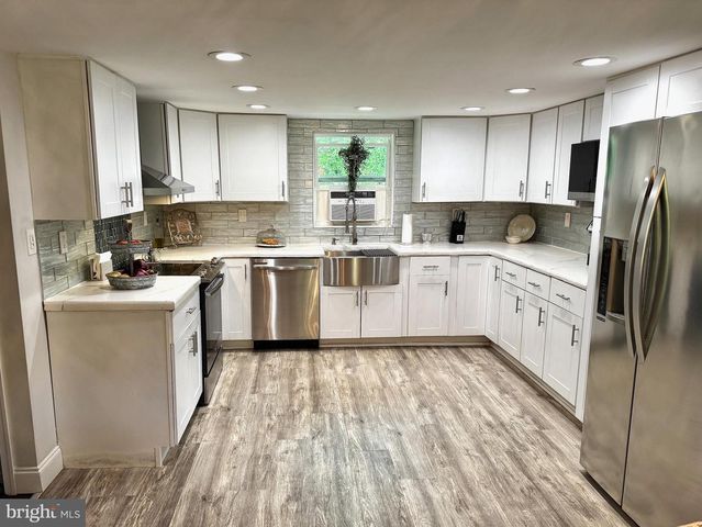 321 TOMLIN STATION RD, Mullica Hill, NJ 08062