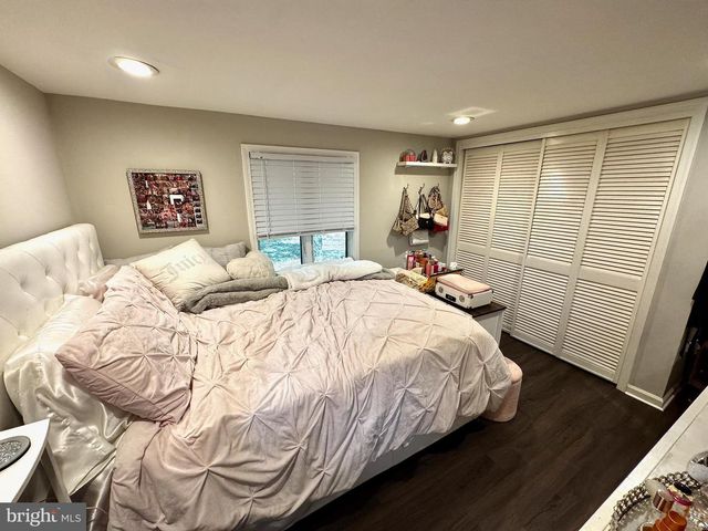 321 TOMLIN STATION RD, Mullica Hill, NJ 08062
