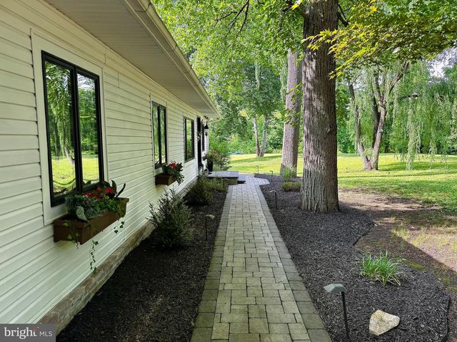 321 TOMLIN STATION RD, Mullica Hill, NJ 08062