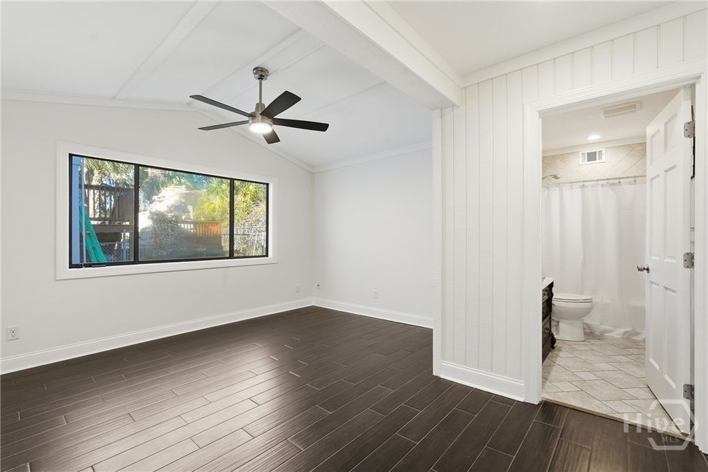 Image 14 of property listing at 9 Brewster Street, Savannah, GA 31419