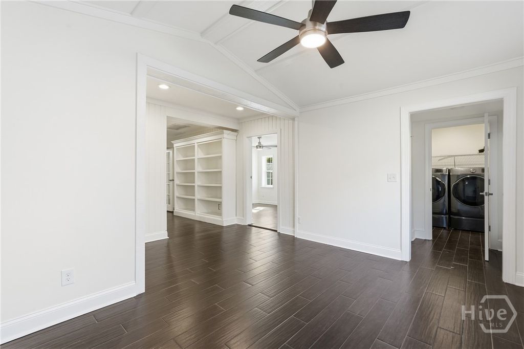 Image 15 of property listing at 9 Brewster Street, Savannah, GA 31419